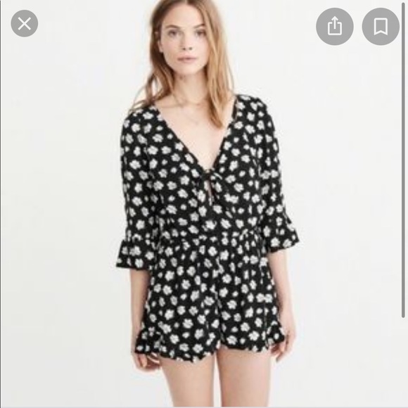 Abercrombie & Fitch Black Floral Romper Size Large - Picture 2 of 8